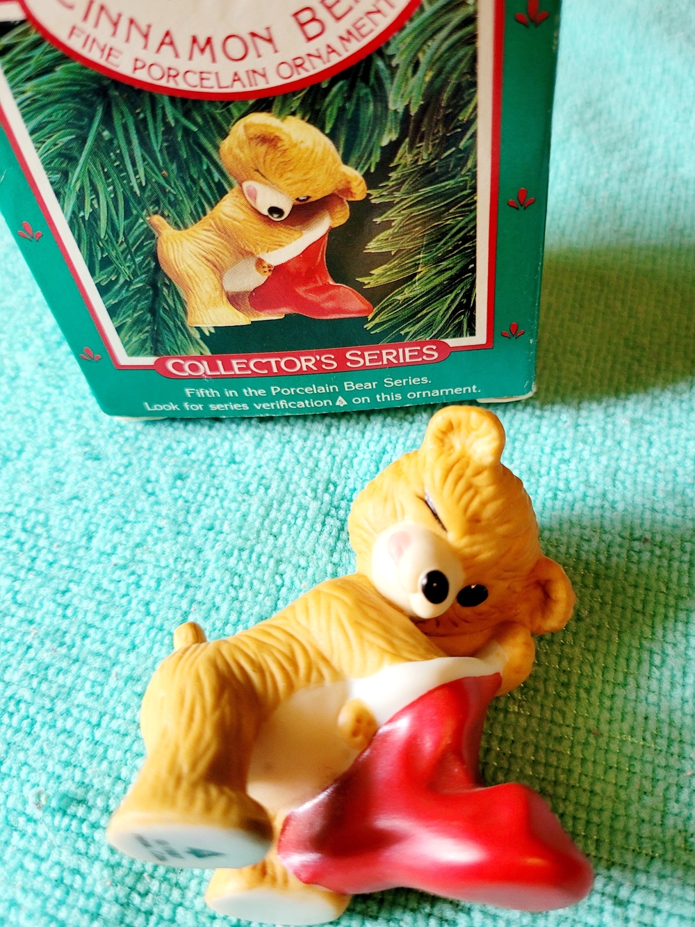 1987 Hallmark Series Cinnamon Bear